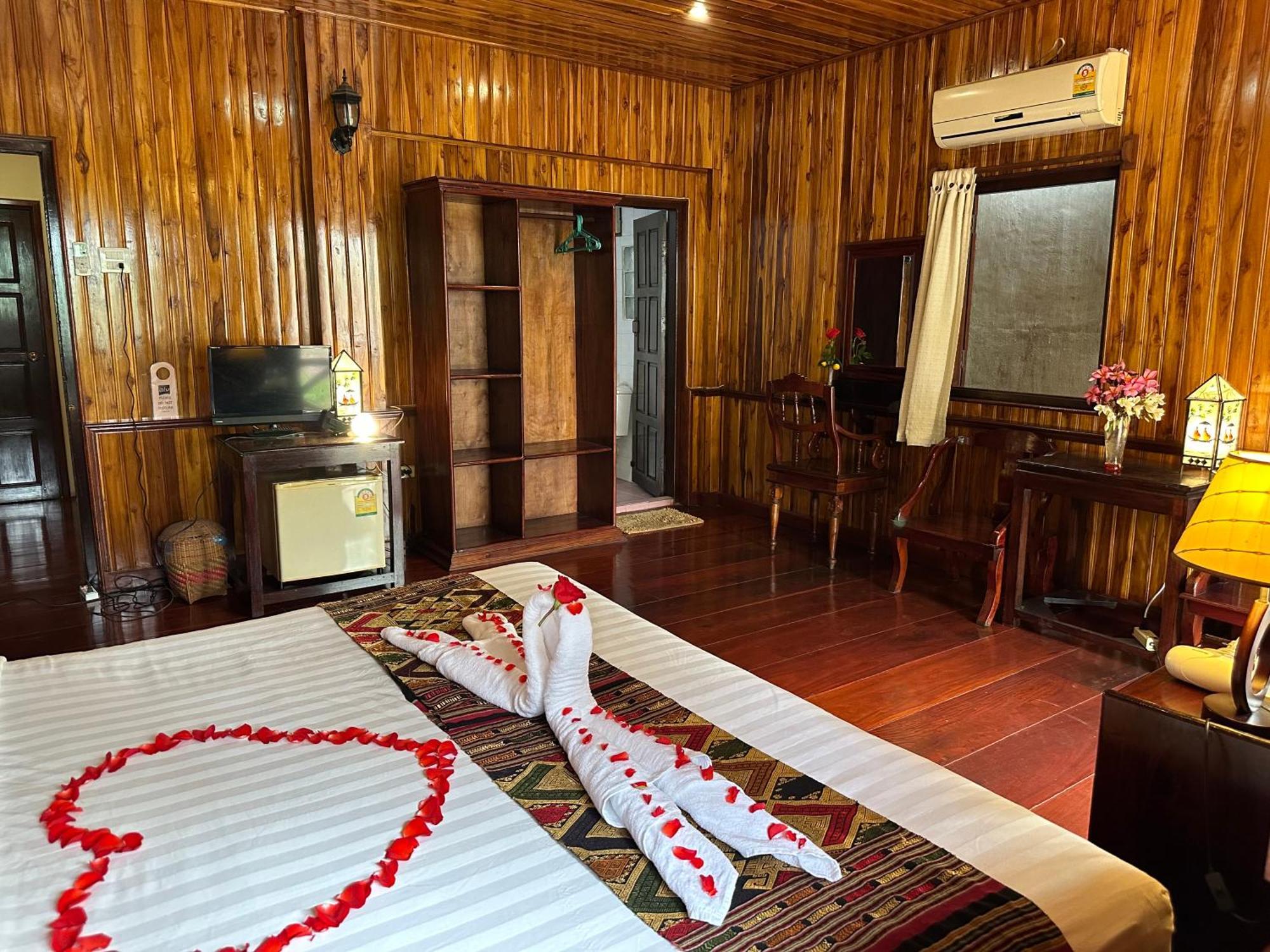 Villa Alounsavath Mekong Riverside Luang Prabang Exterior foto
